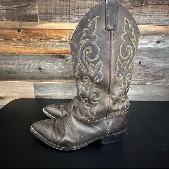 Justin Western Boots Style #2252 Bay Apache Distressed Brown Leather Mens 7.5 EE - Picture 1 of 10